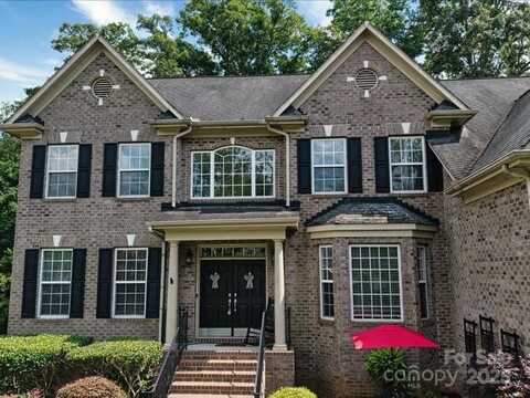 9913 Hazelview Drive, Charlotte, NC 28277