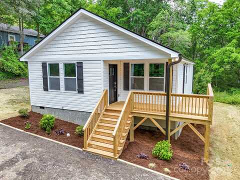 15 Border Street, Black Mountain, NC 28711