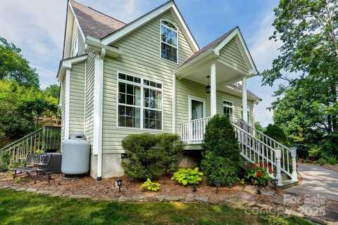 387 Goodview Drive, Hendersonville, NC 28792