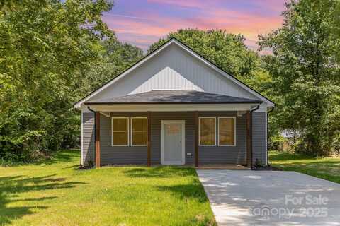925 4th Street, Statesville, NC 28677
