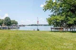 7423 Norman Island Drive, Cornelius, NC 28031