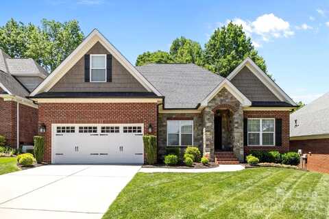 4004 Saint Andrews Court, Cramerton, NC 28032