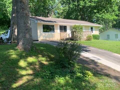 107 ROBLEIGH Drive, Hendersonville, NC 28739