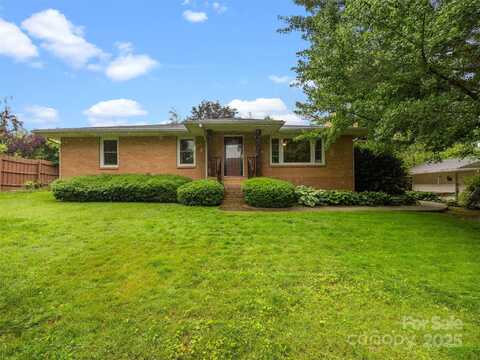 107 Edgehill Road, Hendersonville, NC 28739