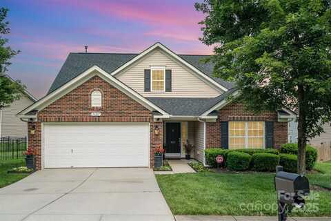10211 Dominion Village Drive, Charlotte, NC 28269