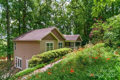 209 Blink Bonny Drive, Waynesville, NC 28786