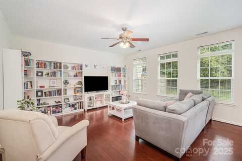 3326 Park South Station Boulevard, Charlotte, NC 28210