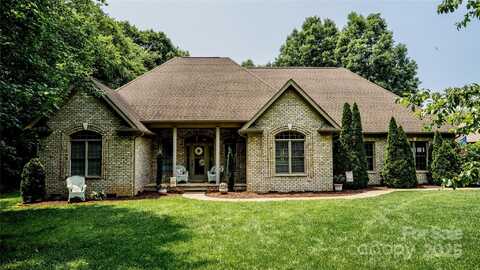 3273 16th Street NE, Hickory, NC 28601