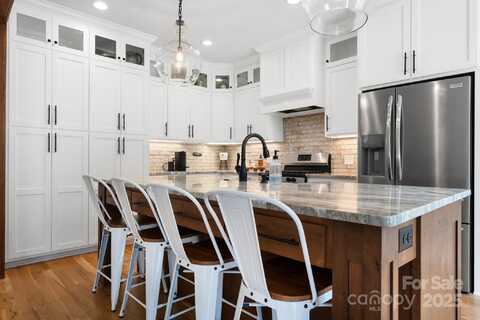 3622 46th Avenue NE, Hickory, NC 28601
