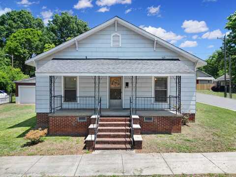 220 Parker Avenue, Mooresville, NC 28115