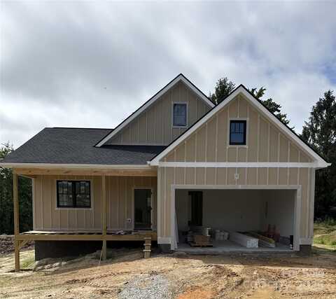 30 Olde Oak Court, Hendersonville, NC 28792