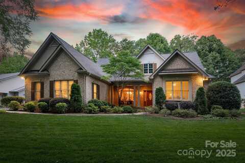 9002 Fair Oak Drive, Sherrills Ford, NC 28673