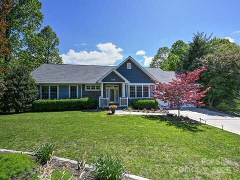 105 Spring Path, Hendersonville, NC 28739