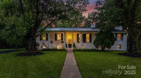 114 Greenfield Lane, Hendersonville, NC 28792