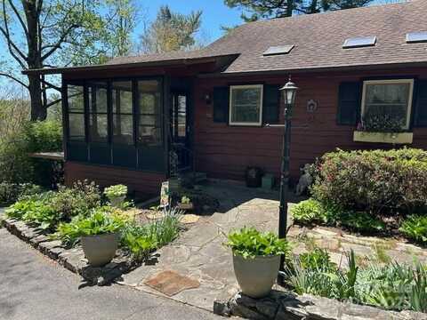 74 Melinda G Lane, Hendersonville, NC 28739