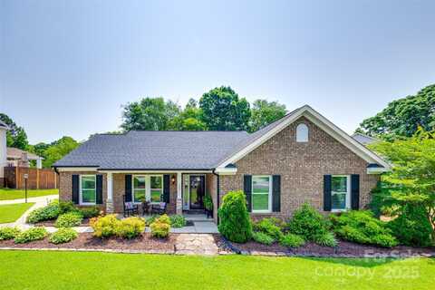 12311 Bentcreek Lane, Matthews, NC 28105