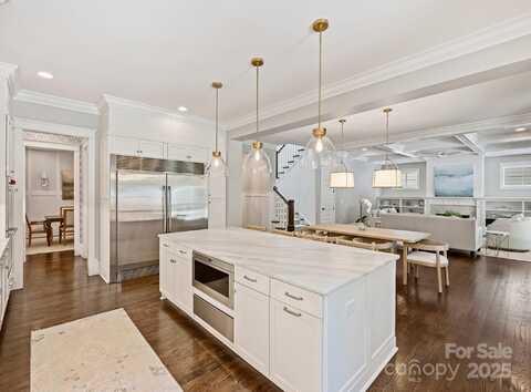 431 Wonderwood Drive, Charlotte, NC 28211