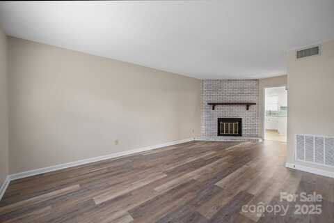 1330 5th Street NE, Hickory, NC 28601