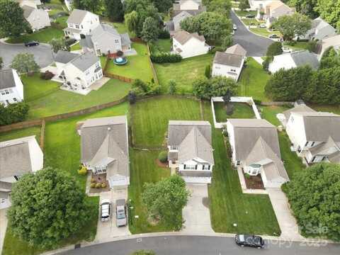 2527 Fossil Stone Lane, Fort Mill, SC 29708