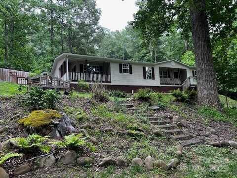70 Pastoral Way, Hendersonville, NC 28739