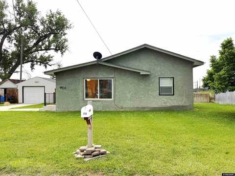 701 W 25th Avenue, Torrington, WY 82240