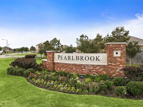 8002 Coral Dr, Texas City, TX 77591