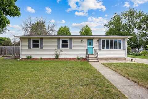 113 Walker Dr, Manchester, IA 52057