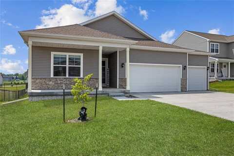 2890 Meadow Ct, Hiawatha, IA 52233