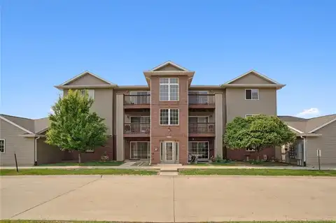 3131 Samuel Ct SW #10, Cedar Rapids, IA 52404