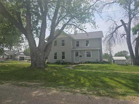 920 E Washington Street, Center Point, IA 52213