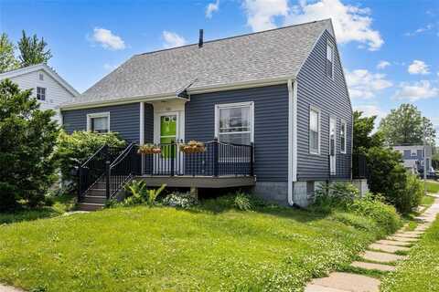 331 36th Street NE, Cedar Rapids, IA 52402