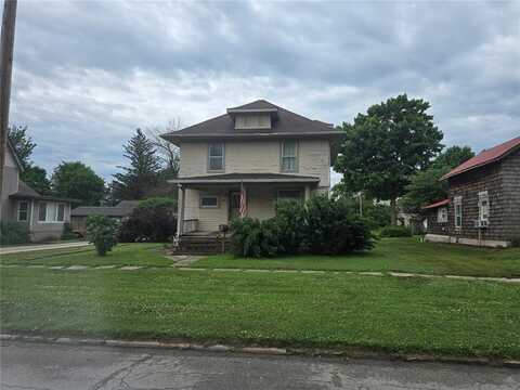 708 E 4th Street, Vinton, IA 52349