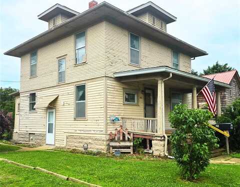 708 E 4th Street, Vinton, IA 52349