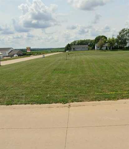 829 Main Street S, Center Point, IA 52213