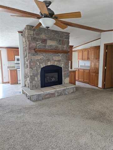 607 Old Highway 64, Wyoming, IA 52362
