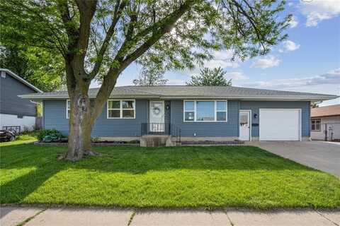 135 31st Street NW, Cedar Rapids, IA 52405
