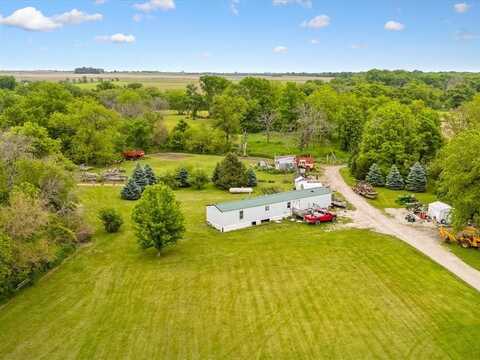 2924 York Avenue, Coggon, IA 58221