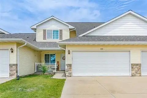 1204 Crescent View Drive NE, Cedar Rapids, IA 52402