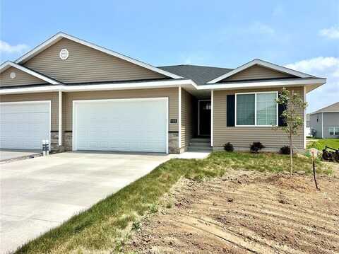 910 Juneberry Drive, Palo, IA 52324