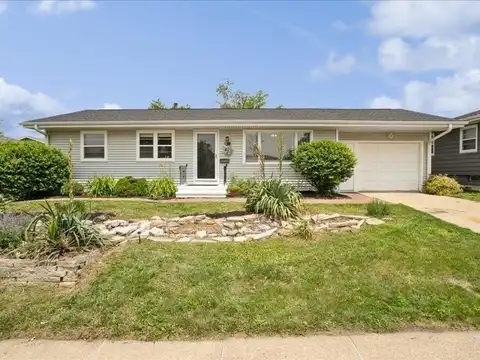 8 25th Avenue SW, Cedar Rapids, IA 52404