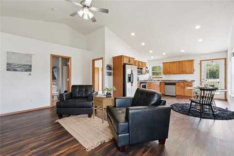 1562 Hunters Creek Way, Marion, IA 52302