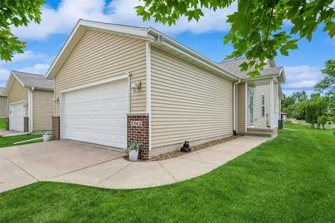 1562 Hunters Creek Way, Marion, IA 52302