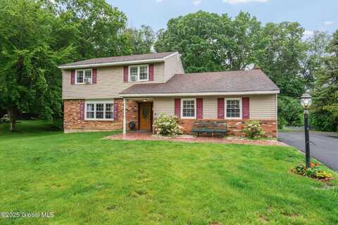 32 Cedarwood Drive, Malta, NY 12019