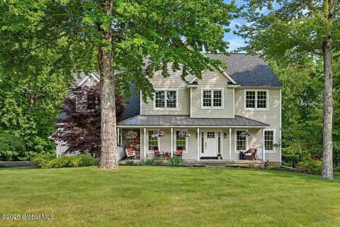 8 Thomas Drive, North Greenbush, NY 12198