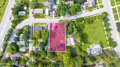 L70 Circular North Street, Saratoga Springs, NY 12866