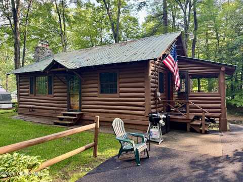 15 Corinth Place, Hadley, NY 12835