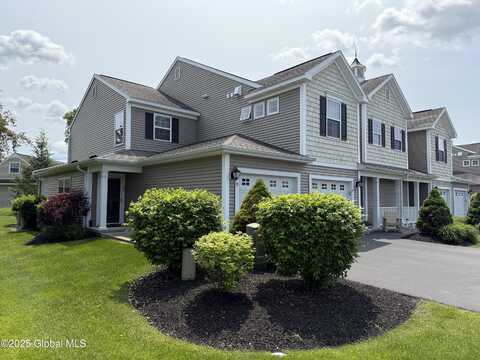35 Governor Circle, Albany, NY 12208