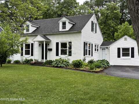 1922 Regent Street, Niskayuna, NY 12309
