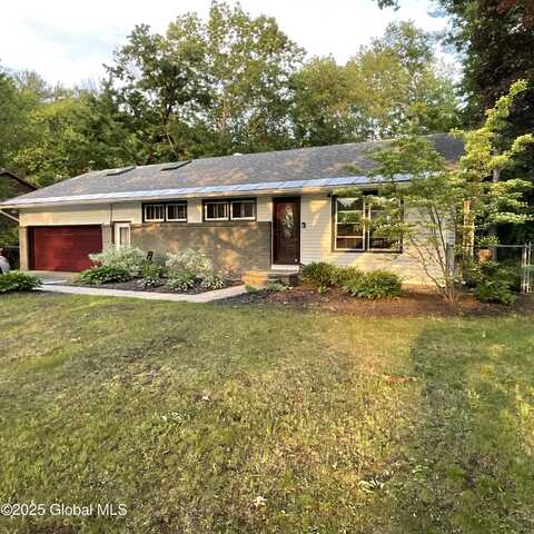 129 Okara Drive, Guilderland, NY 12303