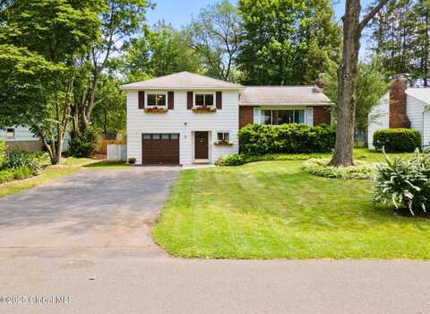11 Greenock Road, Bethlehem, NY 12054